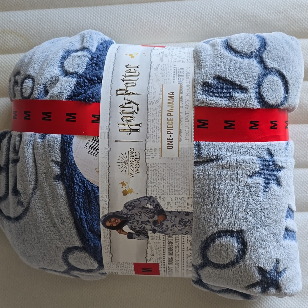 Harry Potter One Piece Women's Pajama Size MED NWT